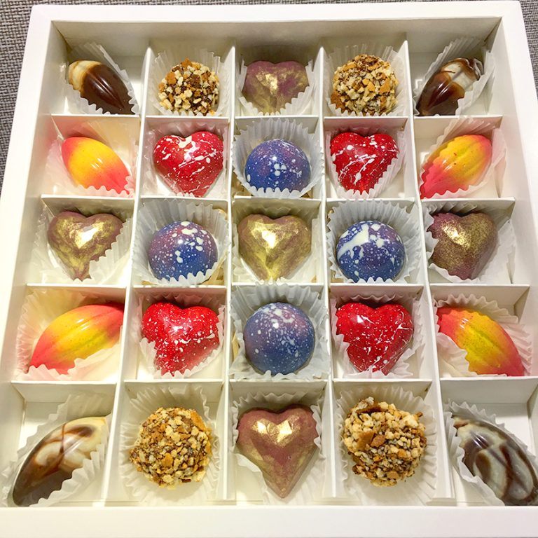 Конфеты 25 штук - ассорти, темный, белый и молочный Бельгийский шоколад